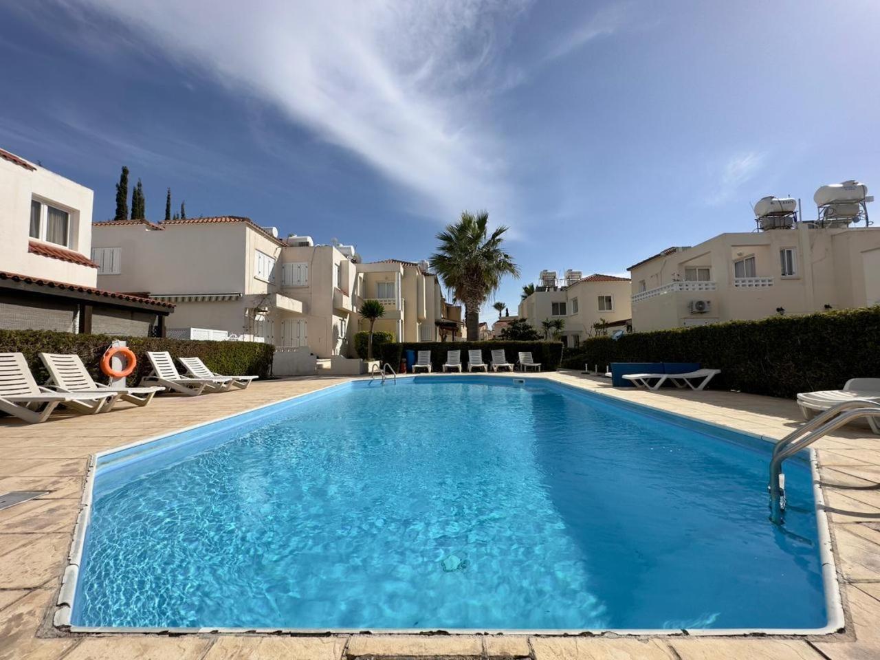 Cozy Nerina Cottage At Harbour Paphos 外观 照片